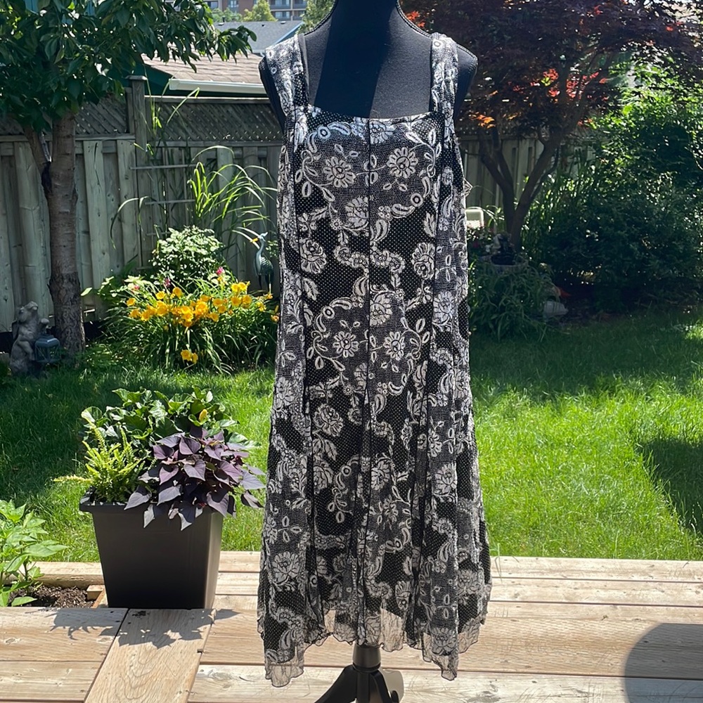 Black floral lace strapless dress